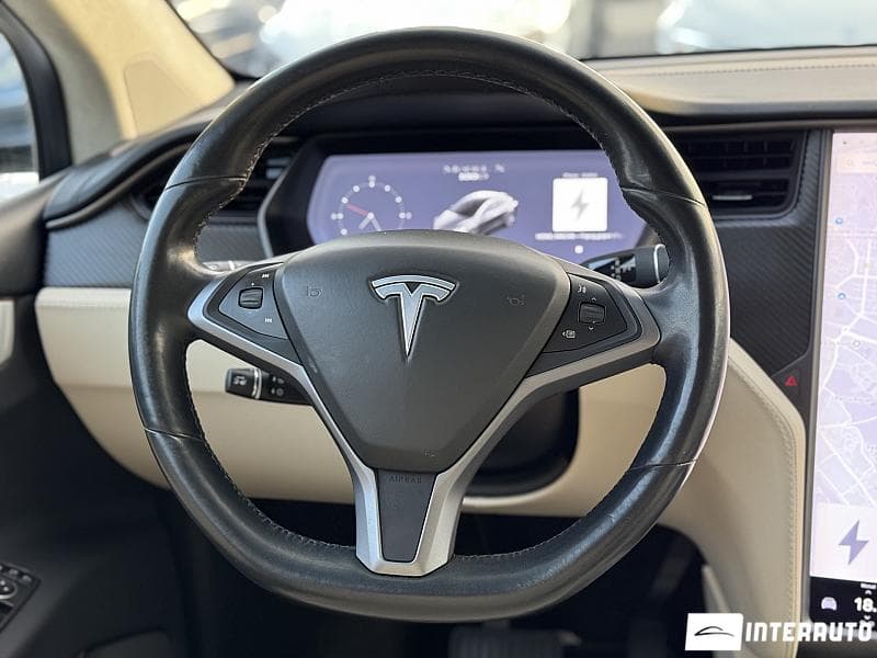 Tesla Model X 2018 — Миниатюра 7