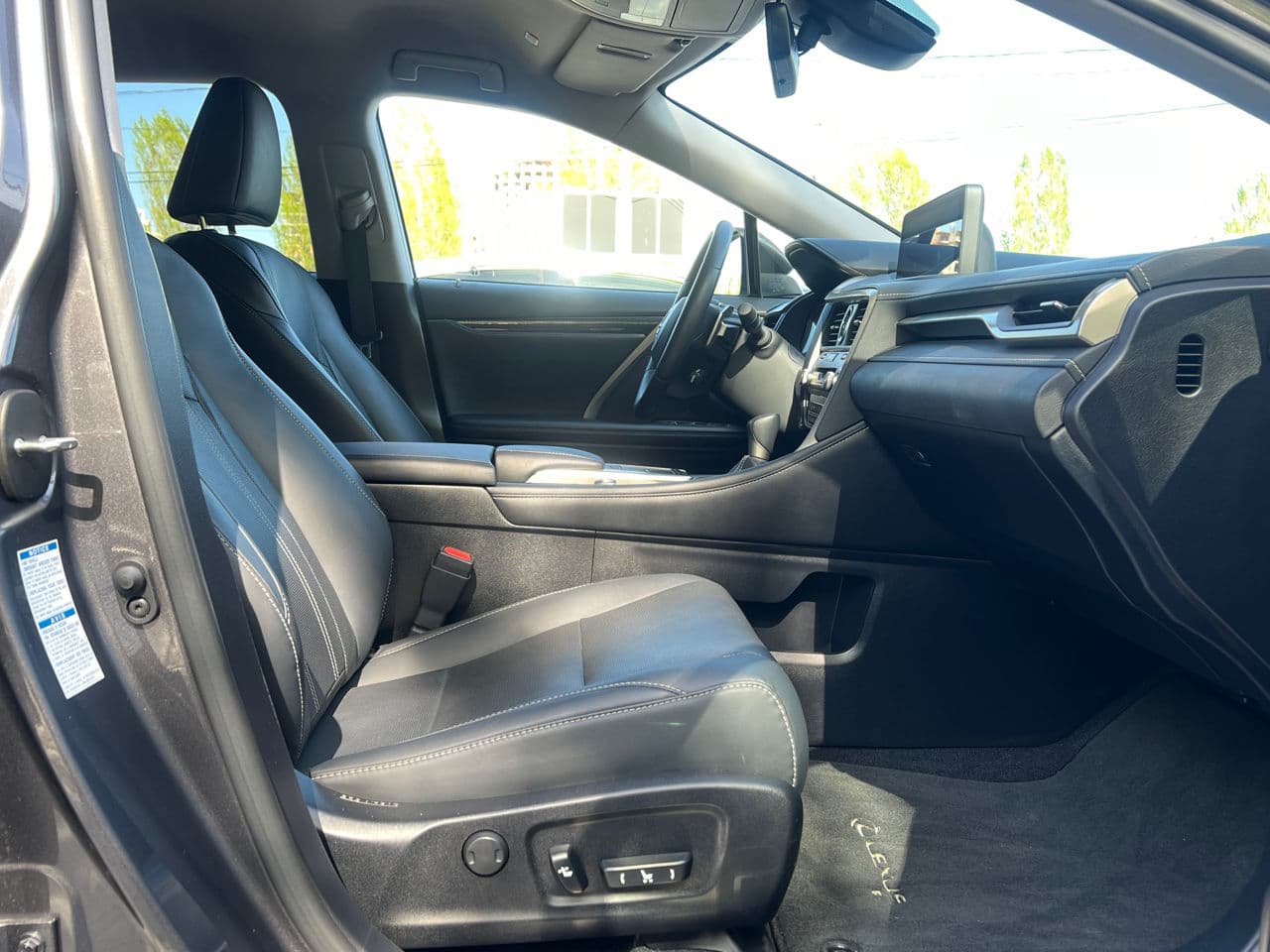 Lexus RX 300 2022 — Миниатюра 16