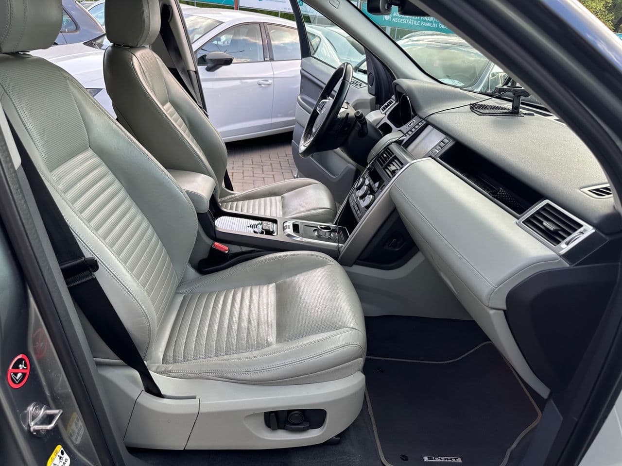 Land Rover Discovery Sport 2015 — Миниатюра 13