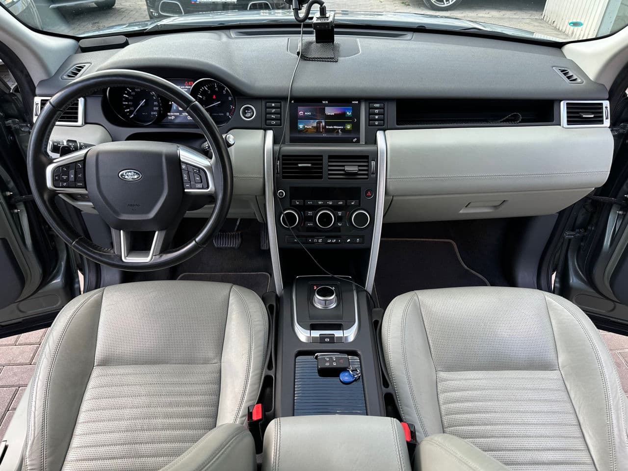Land Rover Discovery Sport 2015 — Миниатюра 7