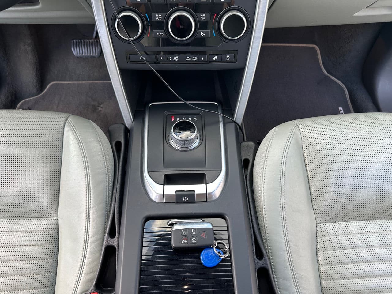 Land Rover Discovery Sport 2015 — Миниатюра 12