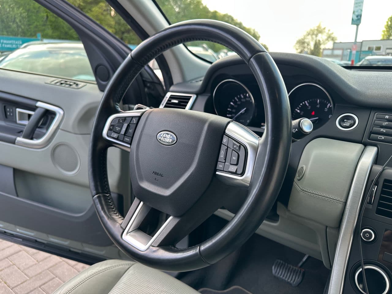 Land Rover Discovery Sport 2015 — Миниатюра 8