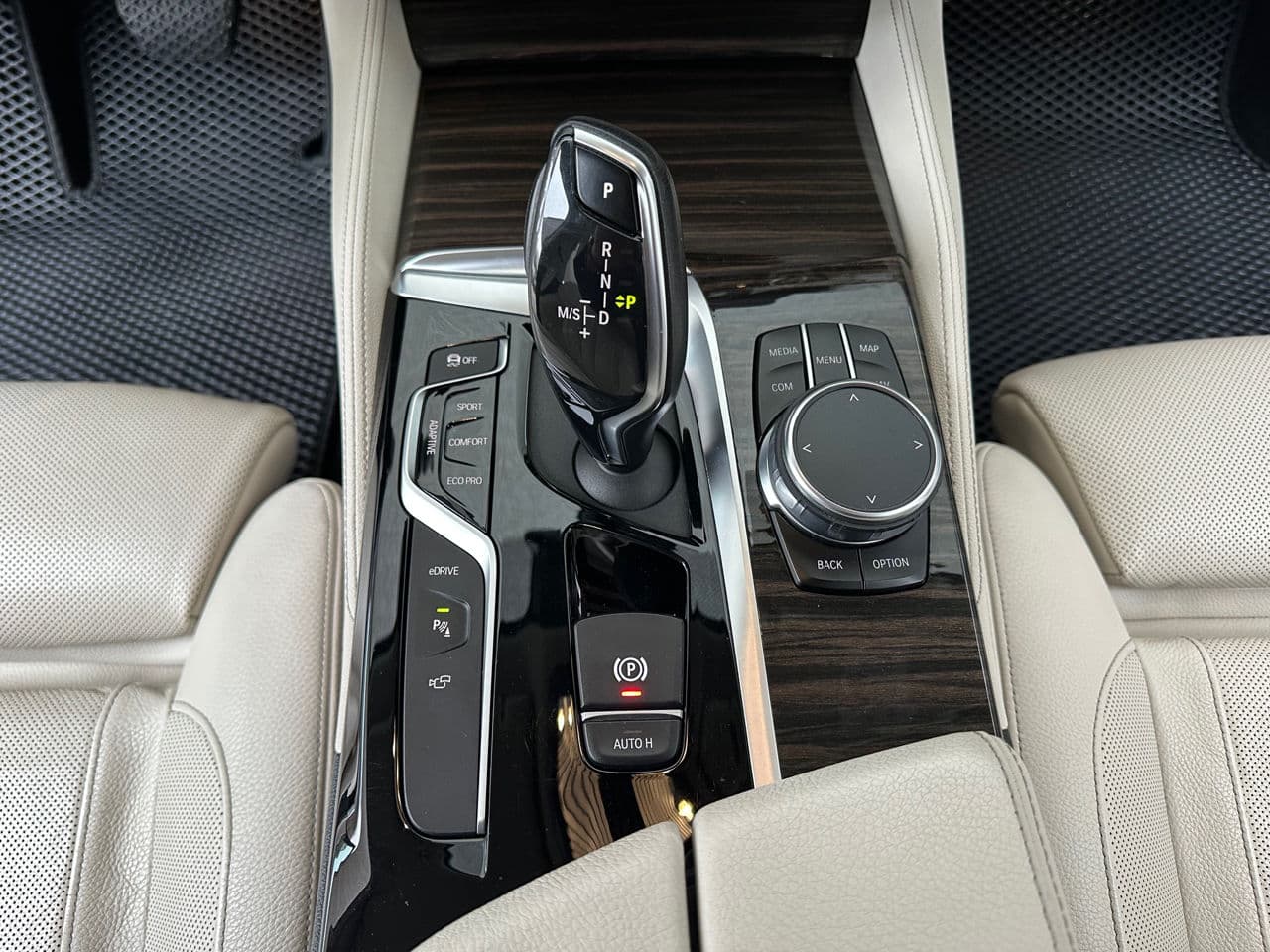 BMW 530e 2018 — Миниатюра 14