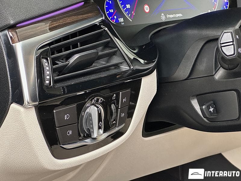 BMW 530e 2018 — Миниатюра 11