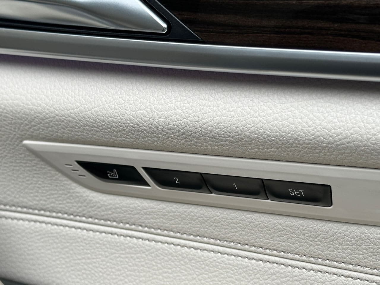 BMW 530e 2018 — Миниатюра 16