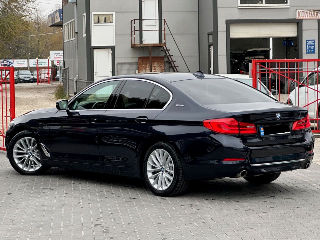 BMW 530e 2018 — Миниатюра 4