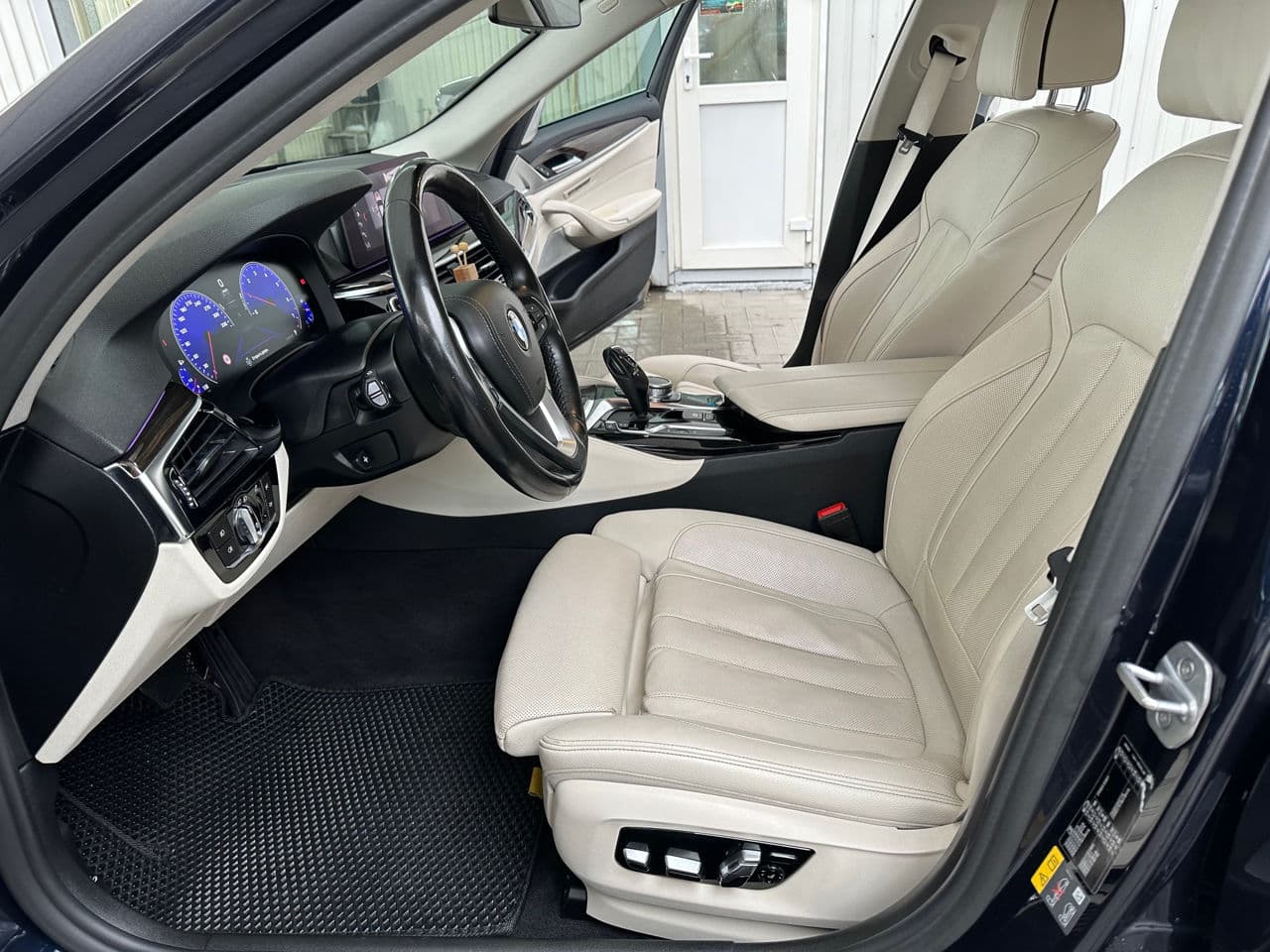 BMW 530e 2018 — Миниатюра 5
