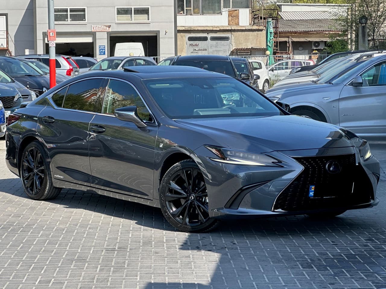Lexus ES 300h 2022 — Миниатюра 3