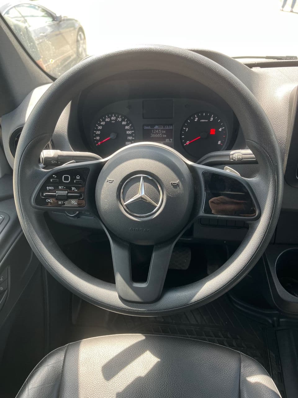 Mercedes Sprinter 2023 — Миниатюра 7