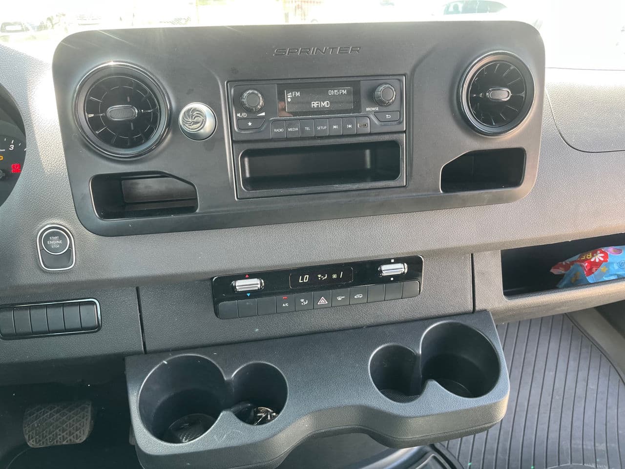 Mercedes Sprinter 2023 — Миниатюра 9