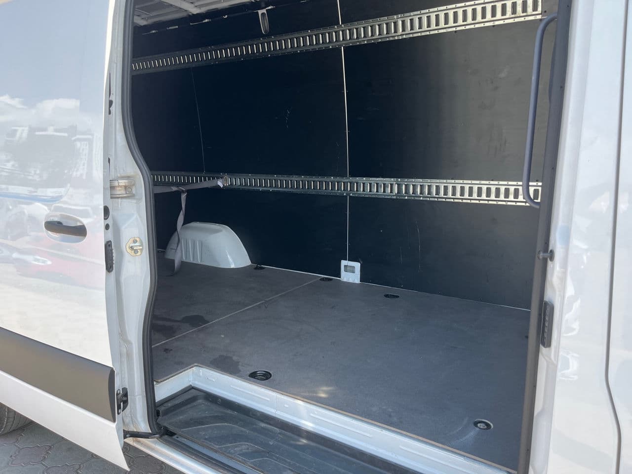 Mercedes Sprinter 2023 — Миниатюра 12