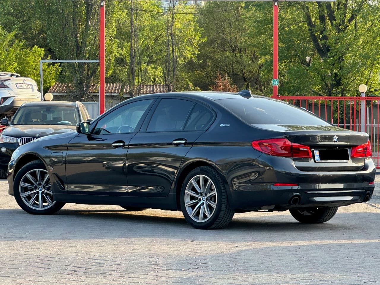 BMW 530e 2018 — Миниатюра 2