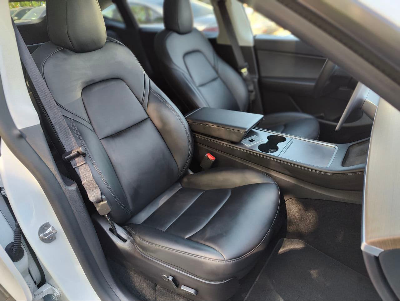 Tesla Model Y 2021 — Миниатюра 7