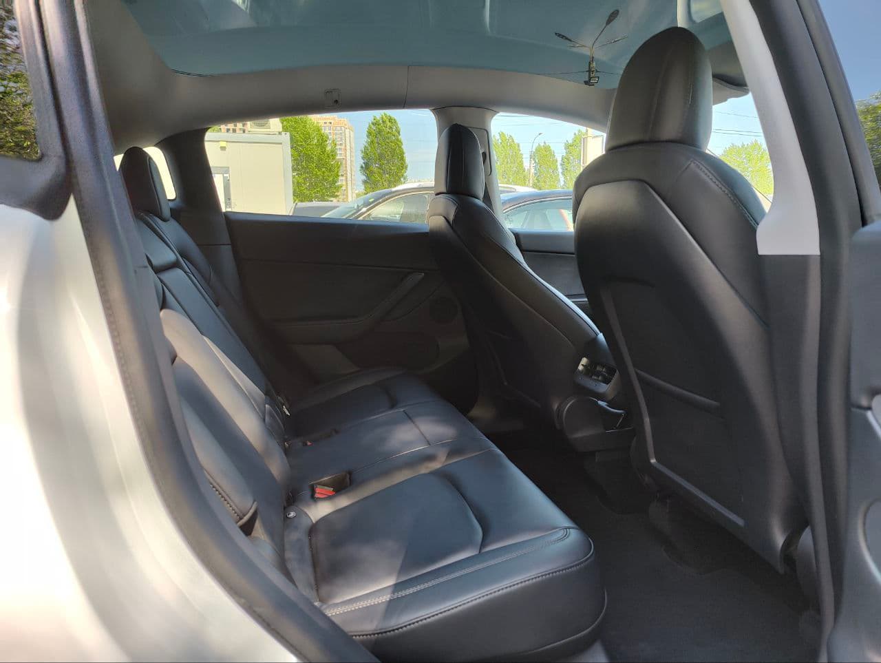 Tesla Model Y 2021 — Миниатюра 8
