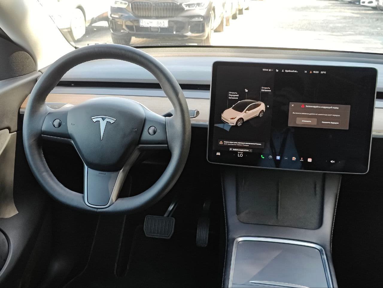 Tesla Model Y 2021 — Миниатюра 10