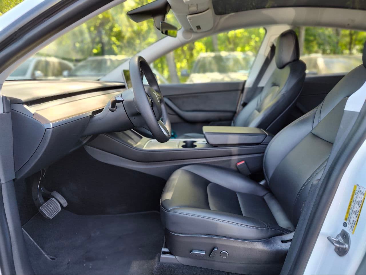 Tesla Model Y 2021 — Миниатюра 5