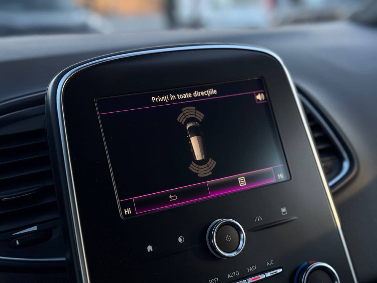 Renault Grand Scenic 2018 — Миниатюра 10