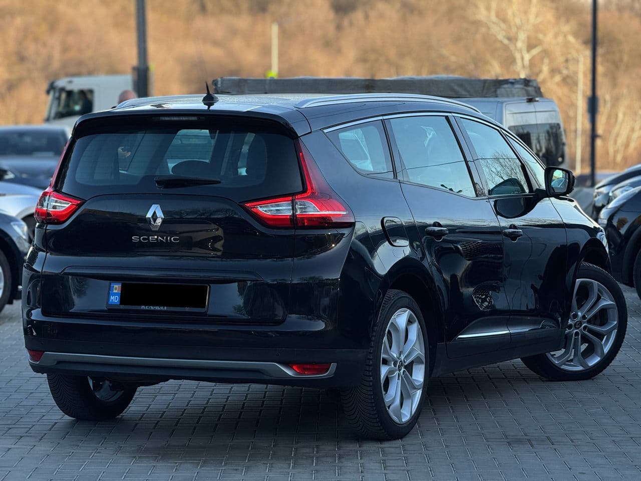 Renault Grand Scenic 2018 — Миниатюра 3
