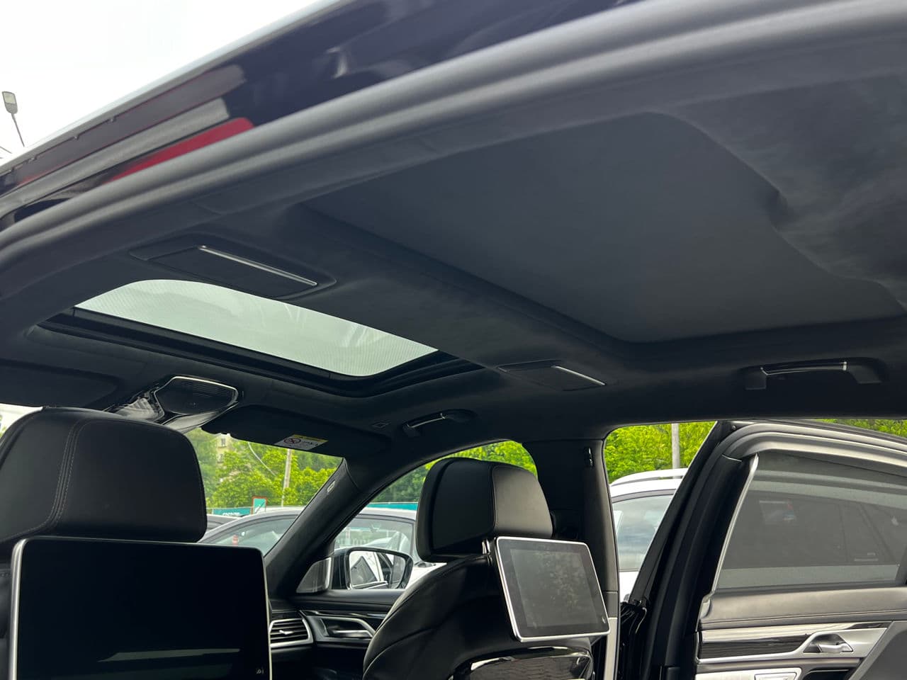 BMW 745e 2019 — Миниатюра 8