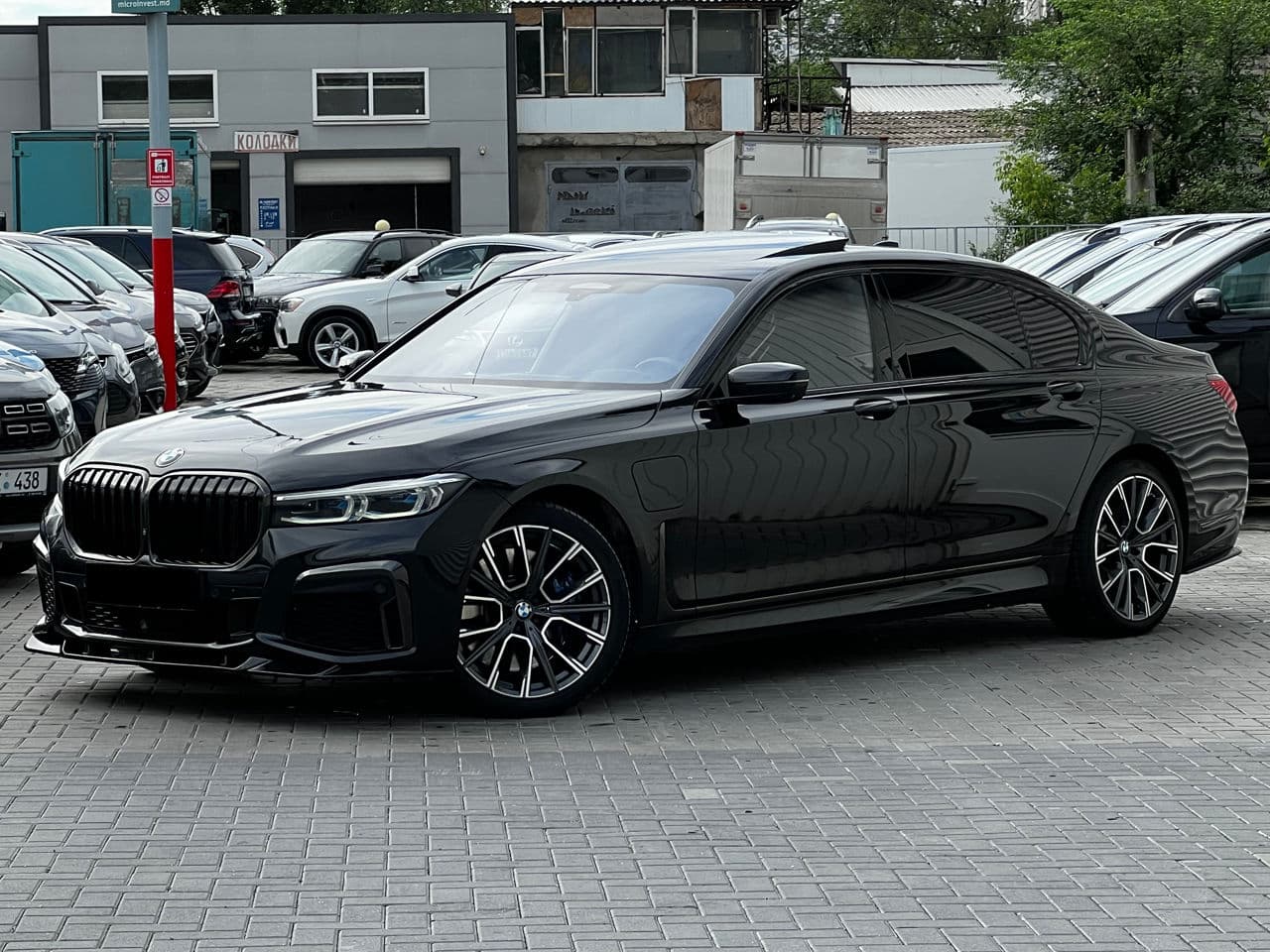 BMW 745e 2019 — Миниатюра 3