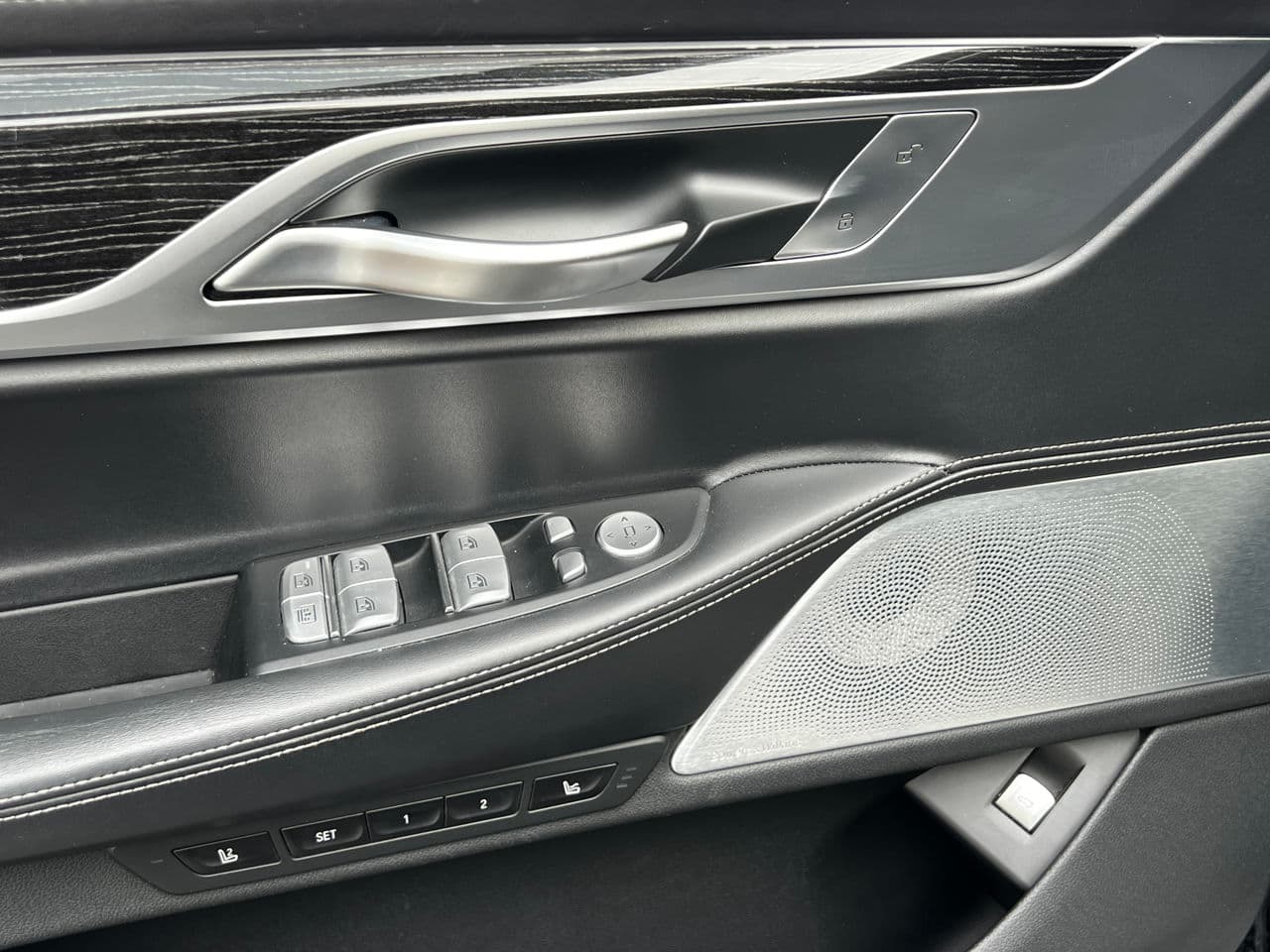 BMW 745e 2019 — Миниатюра 18