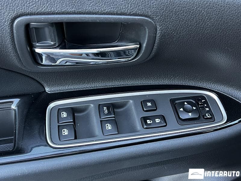 2015 Mitsubishi Outlander — Miniatură 13