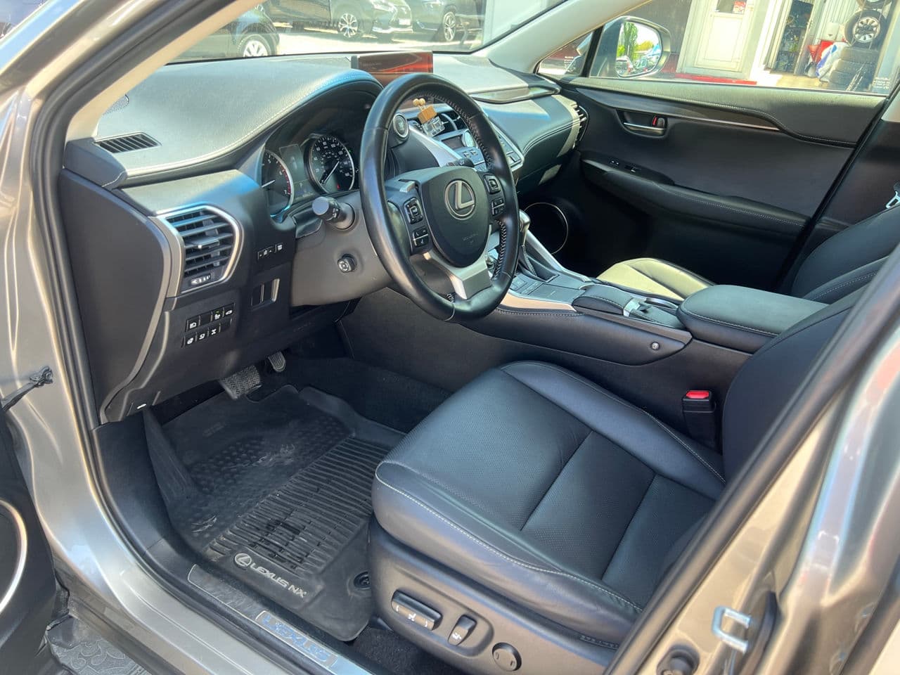 Lexus NX 300 2018 — Миниатюра 5