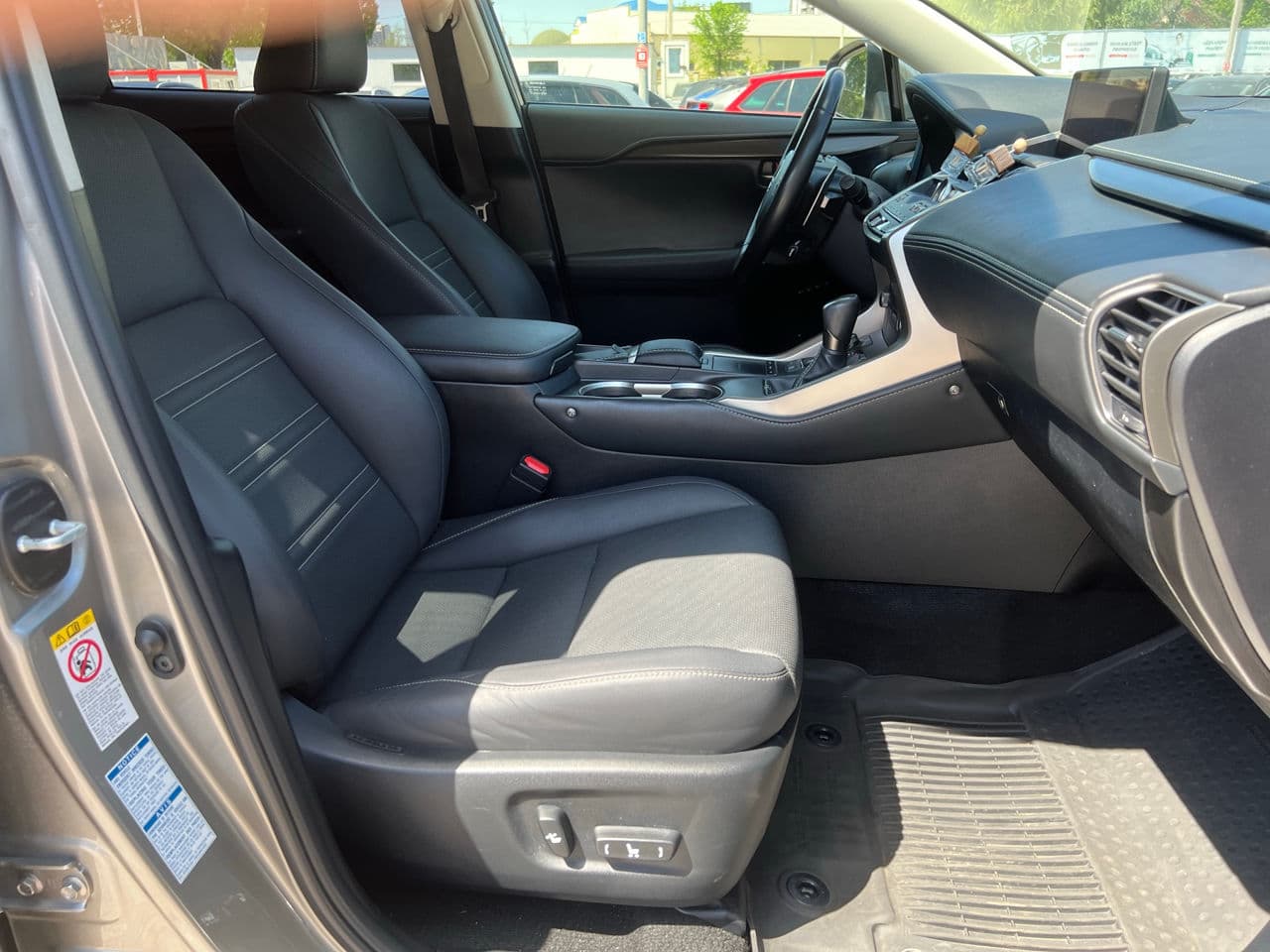 Lexus NX 300 2018 — Миниатюра 17