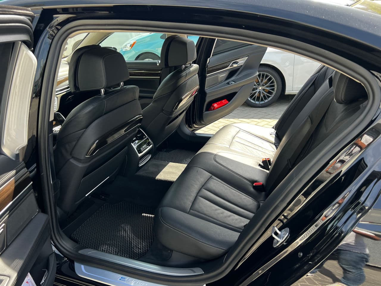 BMW 740e 2017 — Миниатюра 6