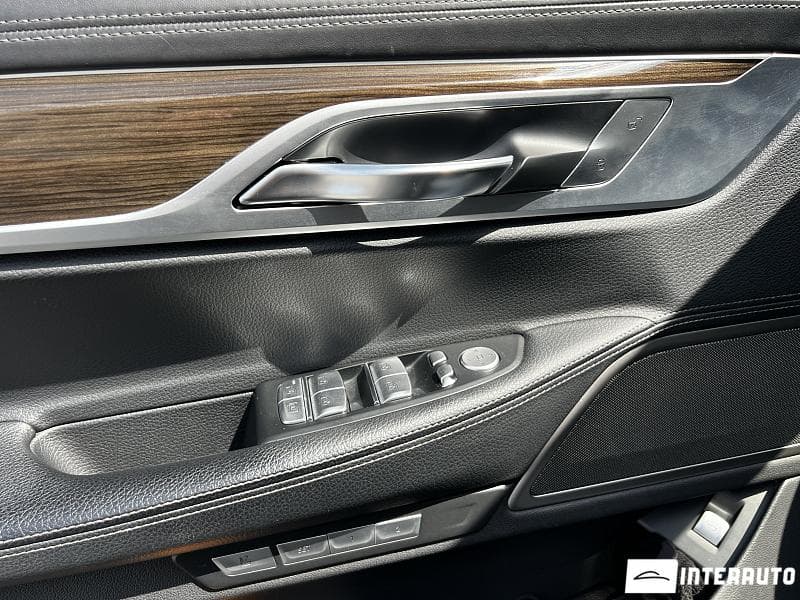 BMW 740e 2017 — Миниатюра 15