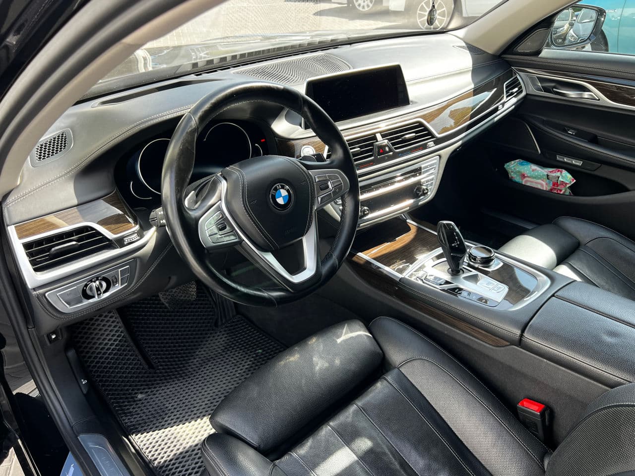 BMW 740e 2017 — Миниатюра 5