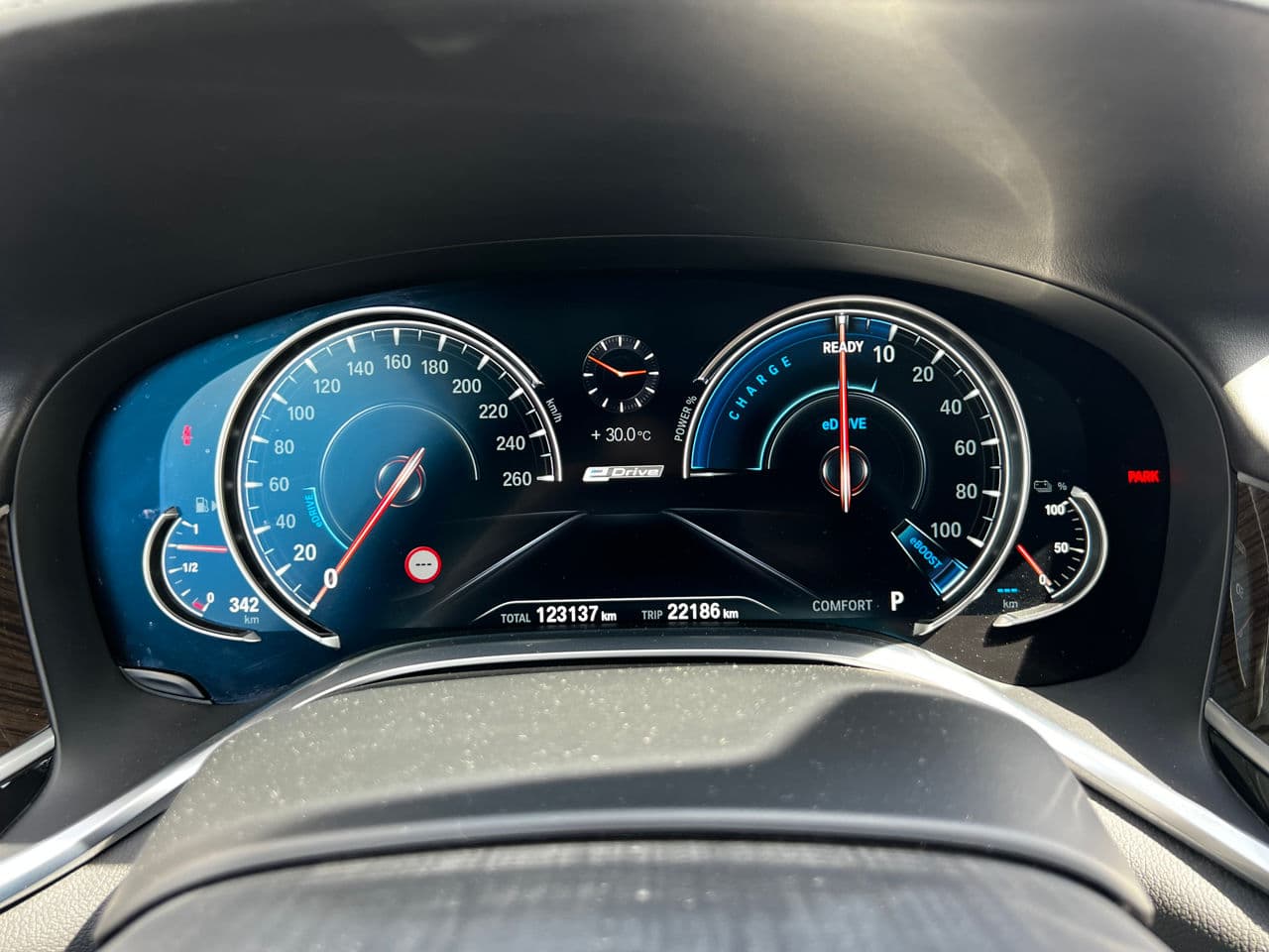 BMW 740e 2017 — Миниатюра 8