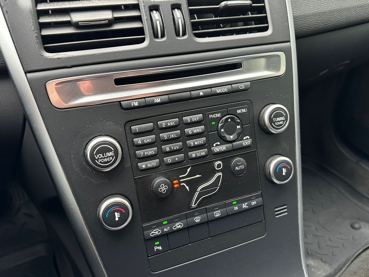 Volvo XC 60 2009 — Миниатюра 12