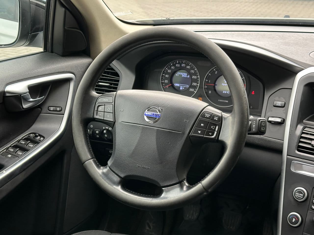 Volvo XC 60 2009 — Миниатюра 9