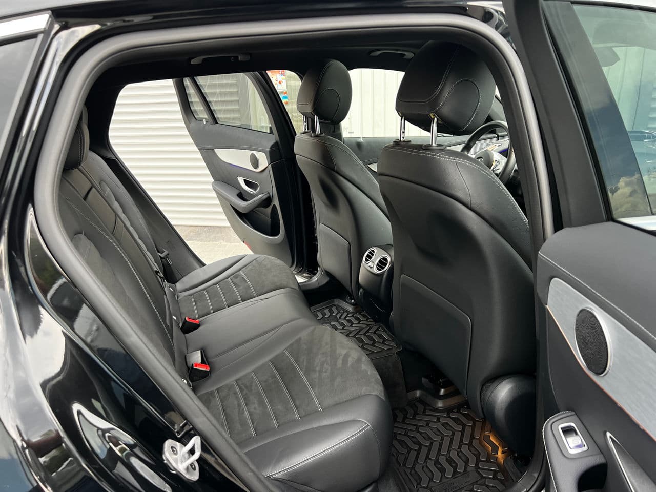 Mercedes EQC 400 2022 — Миниатюра 18