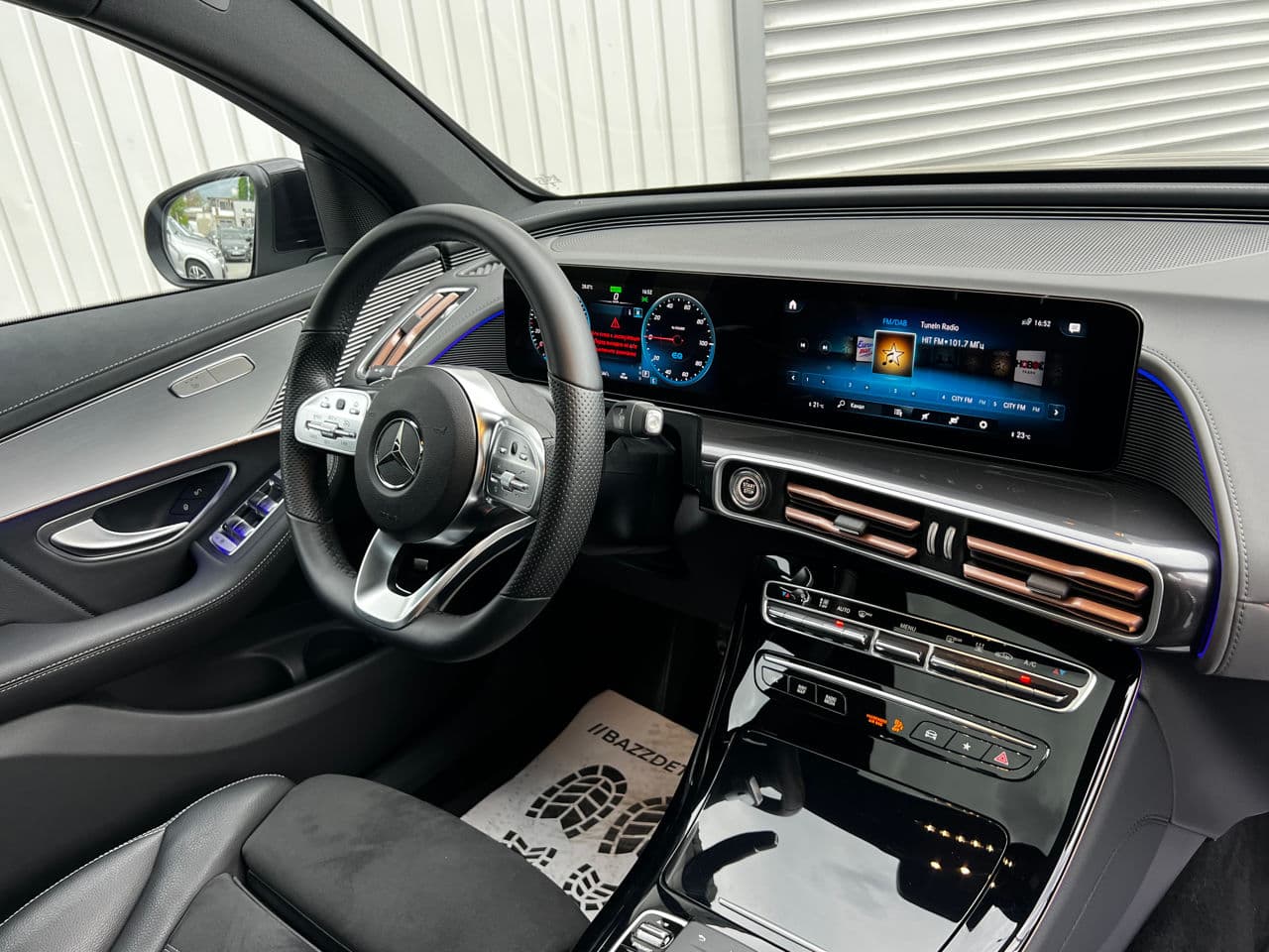 Mercedes EQC 400 2022 — Миниатюра 7