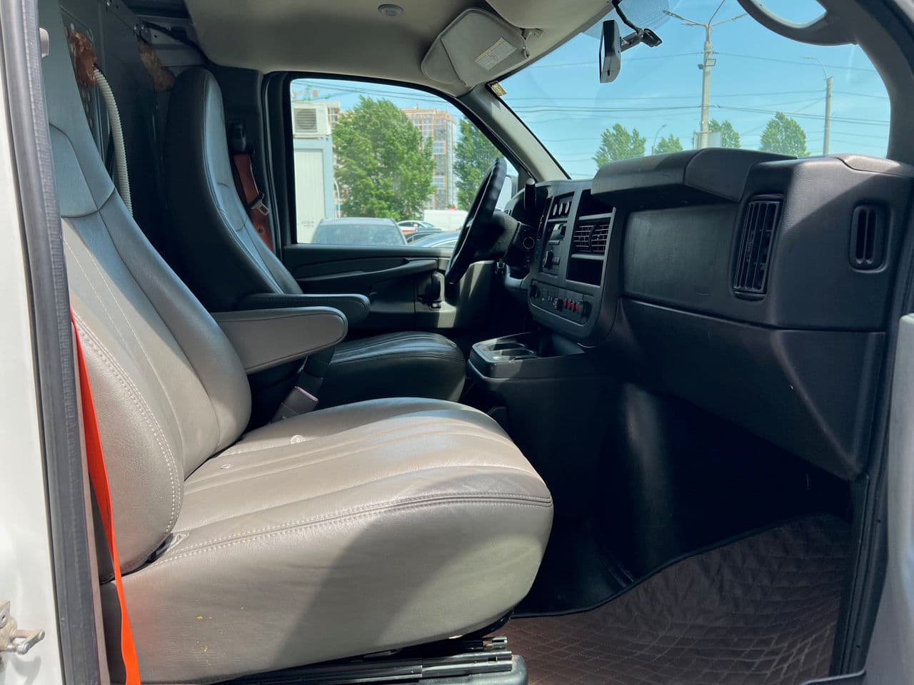 Chevrolet Express 2014 — Миниатюра 13