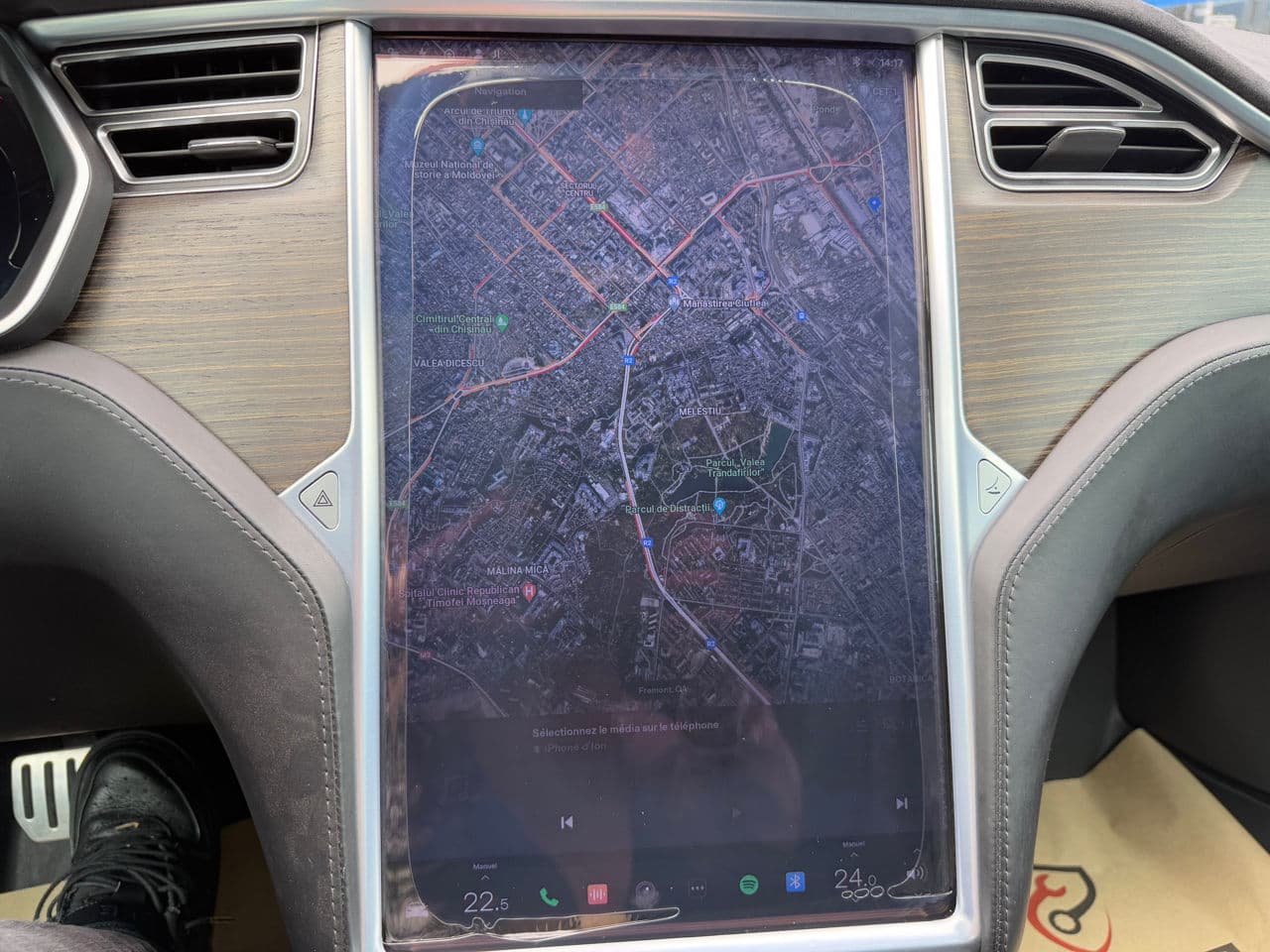 Tesla Model S 2016 — Миниатюра 12