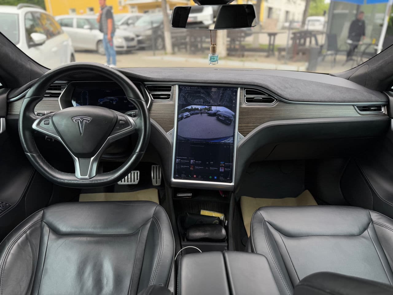 Tesla Model S 2016 — Миниатюра 9
