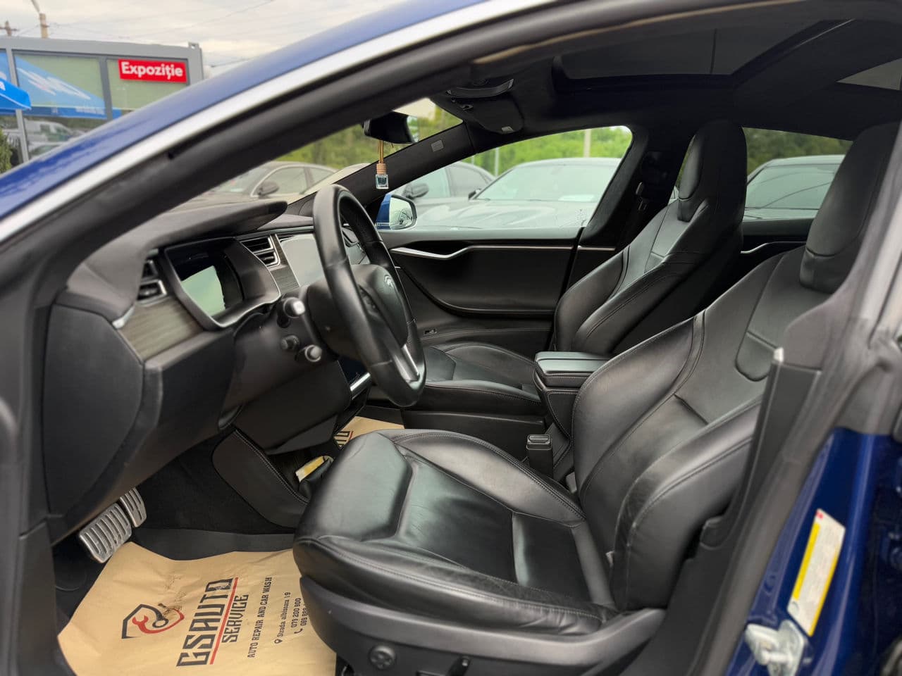 Tesla Model S 2016 — Миниатюра 5