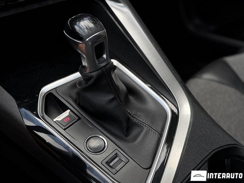 Peugeot 3008 2018 — Миниатюра 18