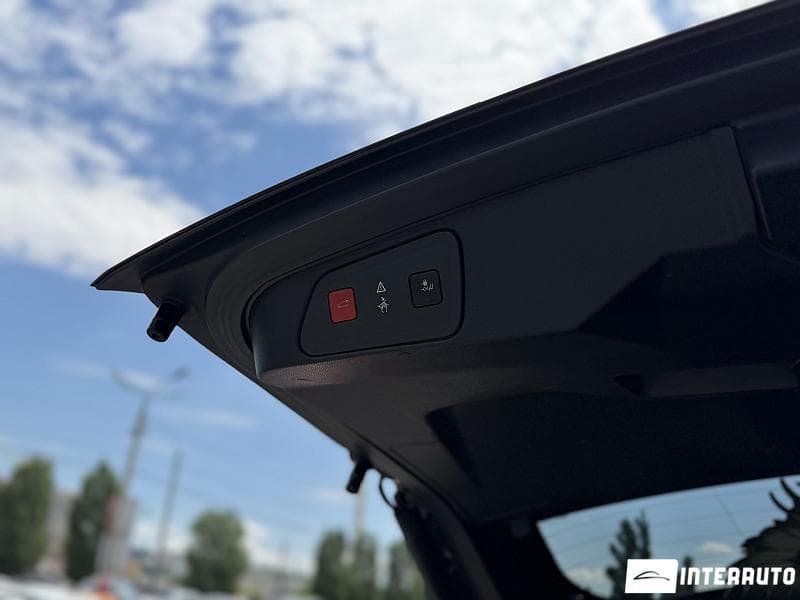 Peugeot 3008 2018 — Миниатюра 6