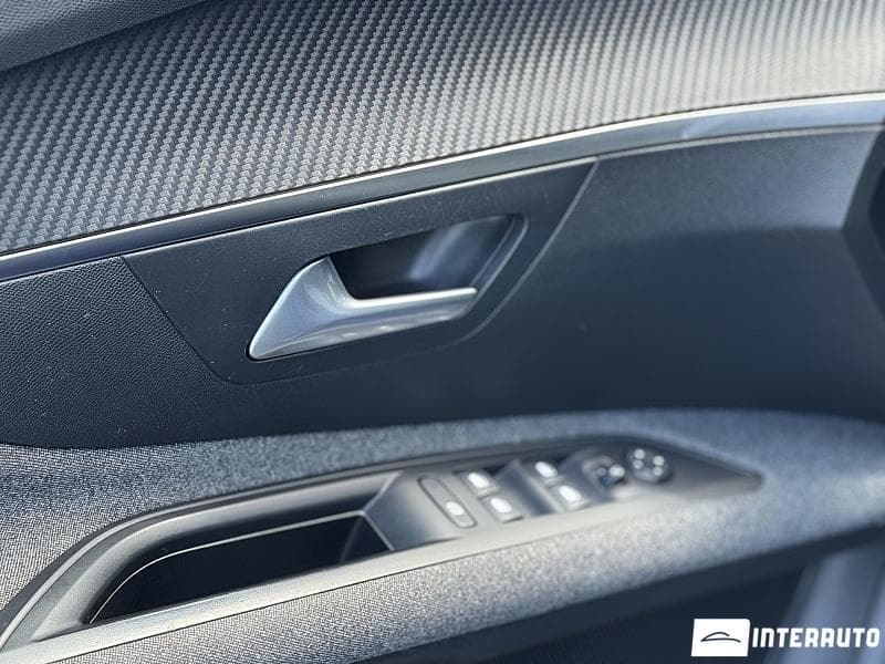 Peugeot 3008 2019 — Миниатюра 6