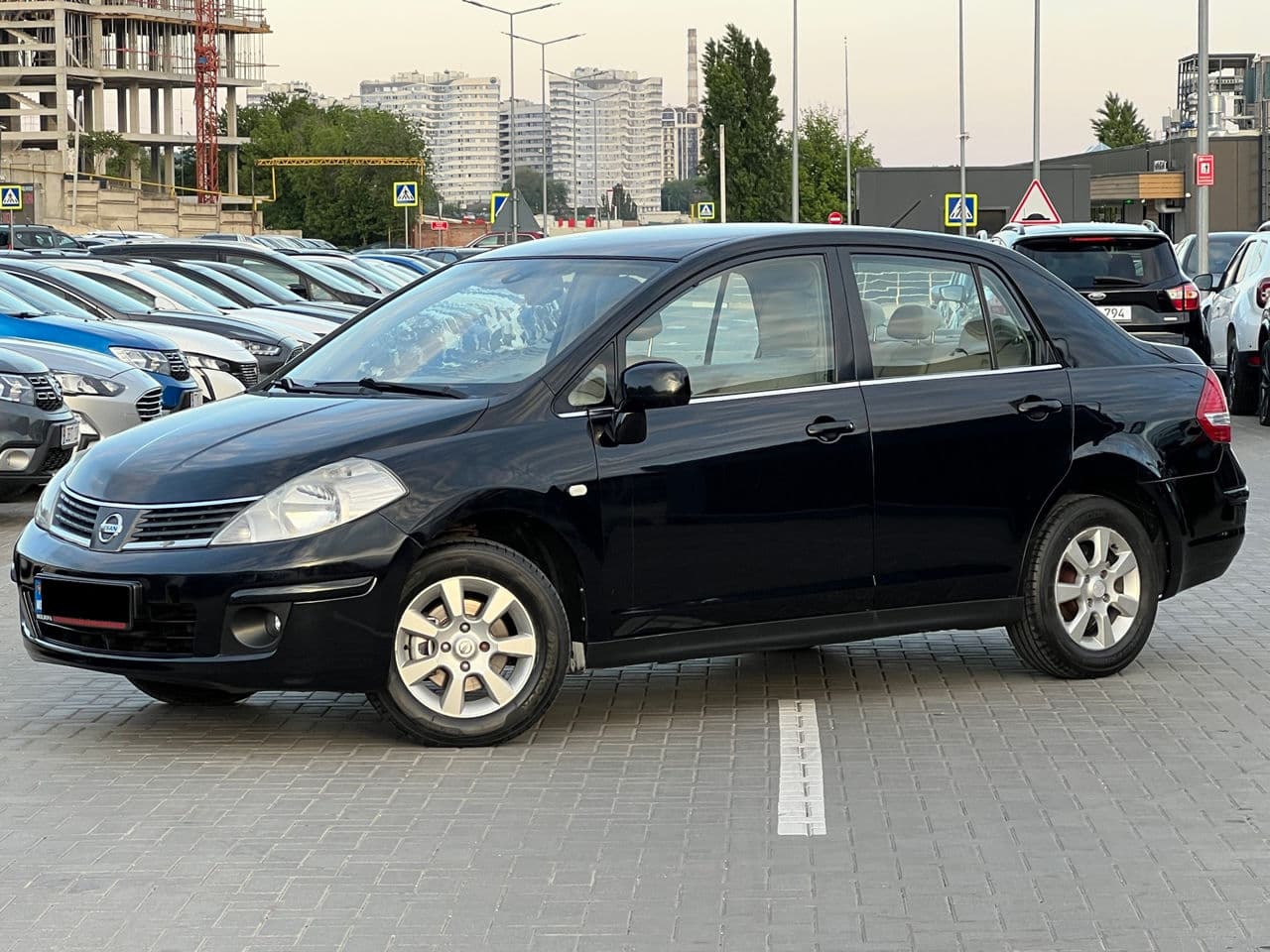 Nissan Tiida 2008 — Миниатюра 2