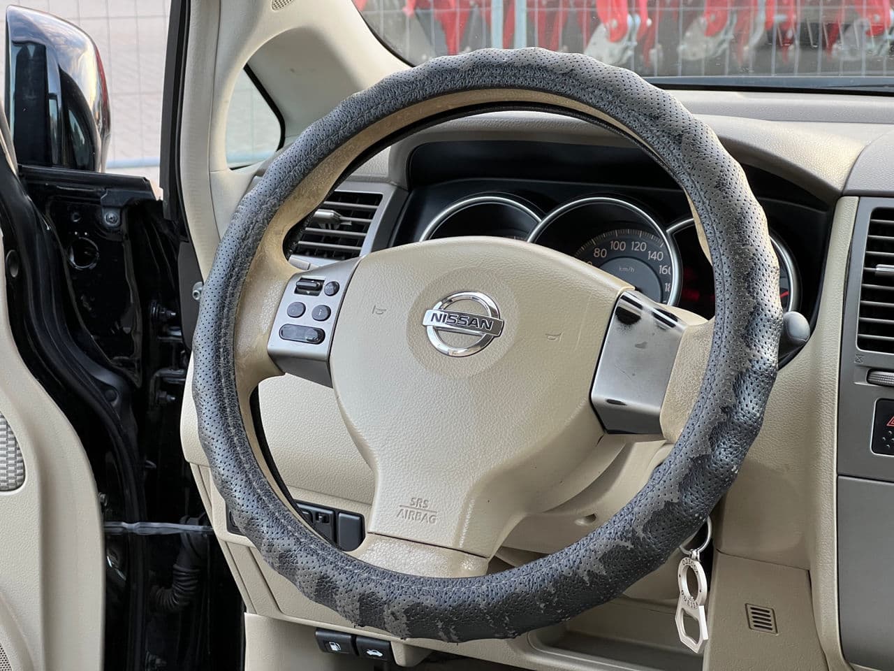 Nissan Tiida 2008 — Миниатюра 7