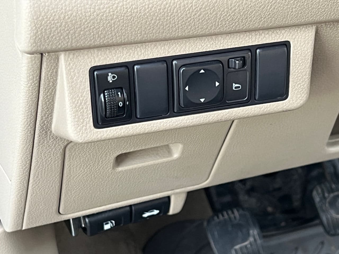 Nissan Tiida 2008 — Миниатюра 16