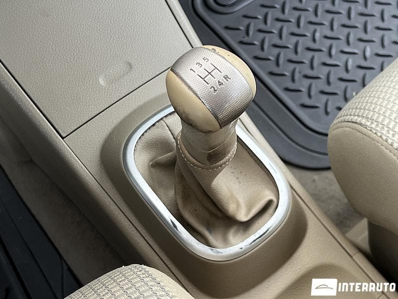 Nissan Tiida 2008 — Миниатюра 10