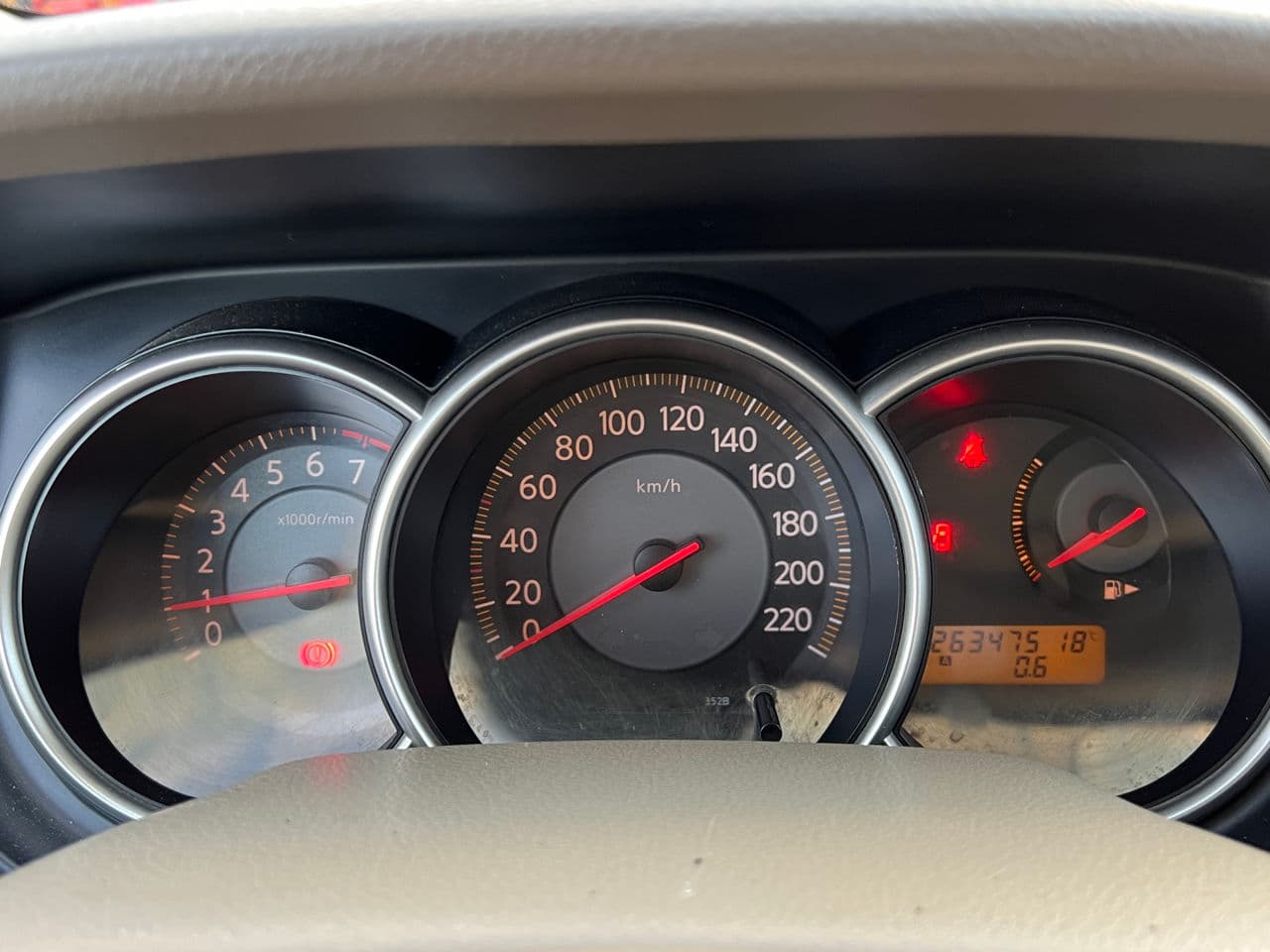 Nissan Tiida 2008 — Миниатюра 8