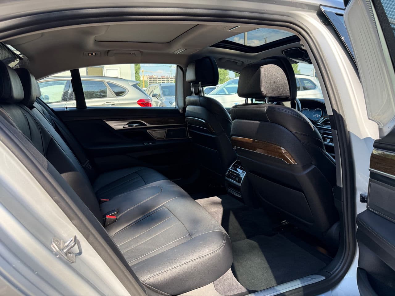 BMW 740e 2017 — Миниатюра 21