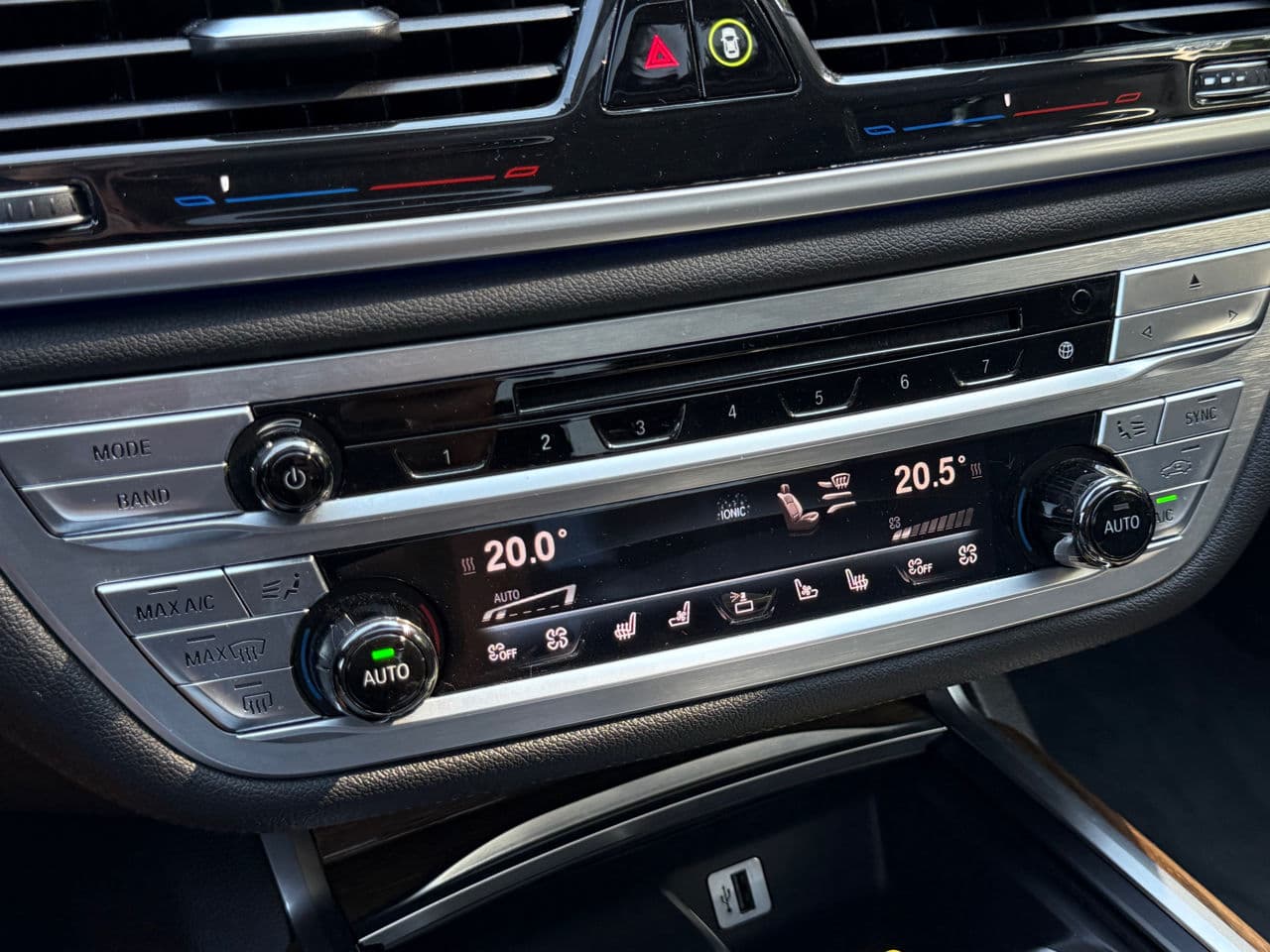 BMW 740e 2017 — Миниатюра 17